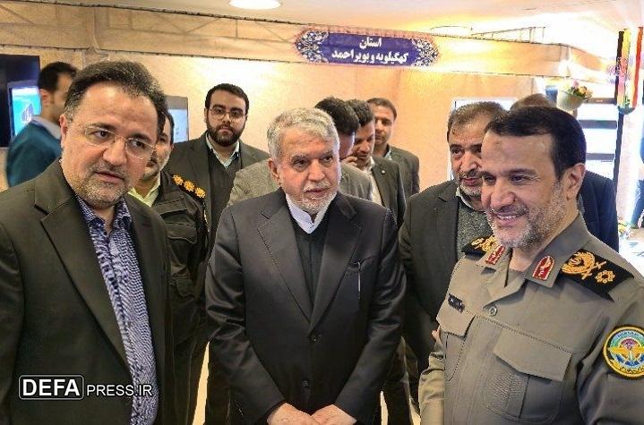 بازدید صالحی امیری از نمایشگاه دستاورد‌های بنیاد حفظ آثار و نشر ارزش‌های دفاع مقدس در فضای مجازی و فناوری‌های نوین