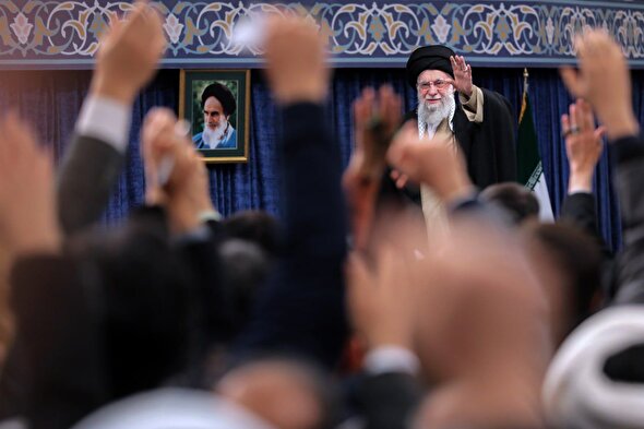 فیلم/ رهبر انقلاب: بزرگترین هدف همه ما باید زنده‌کردن امید در دل‌ها باشد