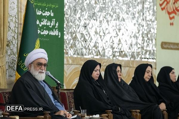 حضرت زهرا (س)؛ الگوی کامل انسانیت در تمامی عرصه‌های زندگی است