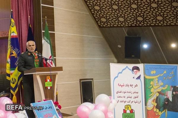 کانون خانواده‌ها مورد هدف جنگ نرم فرهنگی دشمن است