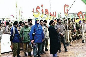 عکس/ میزبانی ورزشگاه تختی تبریز از قهرمانان واقعی در دهه ۶۰