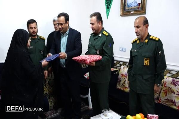 دیدار مسئولان آموزش وپرورش و سپاه فتح کهگیلویه وبویراحمد با خانواده شهید نوجوان «ابوالقاسم علی‌پور» در یاسوج