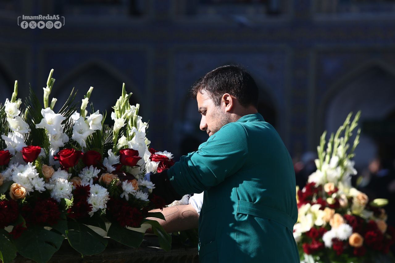 آستان قدس رضوی غرق در شادی ولادت جوادالائمه (ع) شد+ تصاویر