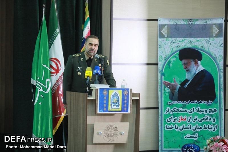 امیر آشتیانی: نماز در افزایش روحیه و توان رزمی نیرو‌های مسلح نقش مؤثری دارد