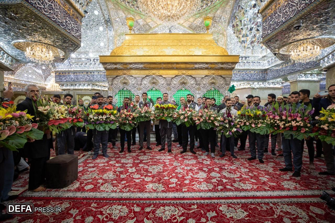 گل‌آرایی حرم حضرت سیدالشهدا (ع) در آستانه ولادت حضرت امیرالمؤمنین (ع)+ تصاویر