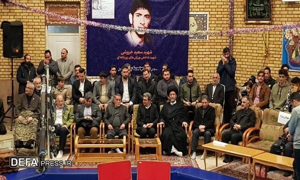 جوانانی که خود را در مسیر امیرالمومنین قرار می دهند آینده کشور را رقم خواهند زد.