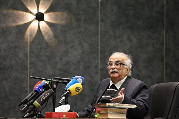 فیلم/ معتضد: در زمان فرار شاه ثروت خاندان پهلوی با خاندان سعودی برابری می‌کرد