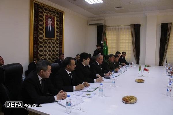 دیدار فرمانده هنگ مرزی درگز با مرزبان درجه یک کشور ترکمنستان+ تصاویر