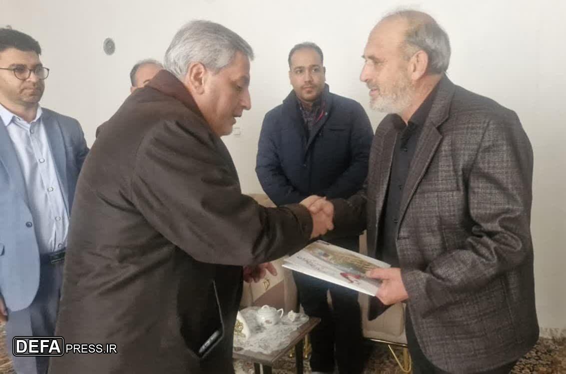 دیدار صمیمی «سلمانی» با دو همکار ایثارگرِ بازنشستۀ بنیاد شهید و دو جانباز در هریس