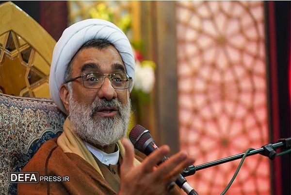 شجاعت در عین تواضع از ویژگی‌های حضرت احمدبن موسی بود