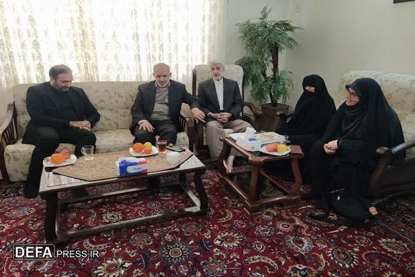 دیدار مدیران کشوری و استانی بنیاد شهید و امور ایثارگران با خانواده شهید مقدسیان+ تصاویر