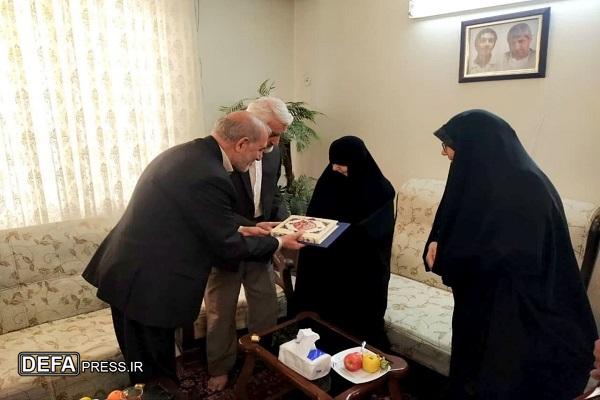دیدار مدیران کشوری و استانی بنیاد شهید و امور ایثارگران با خانواده شهید مقدسیان+ تصاویر