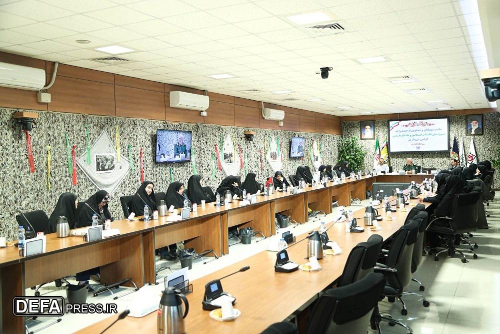 بانوان موزه ملی دفاع مقدس و مقاومت تجلیل شدند