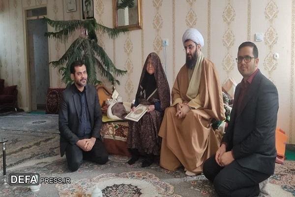 دیدار مسئولان شهرستان فامنین با مادر شهدا+تصاویر