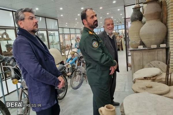 بازدید مدیرکل و معاون هنری حفظ آثار استان یزد از یادمان‌های شهید گمنام در اردکان+تصاویر