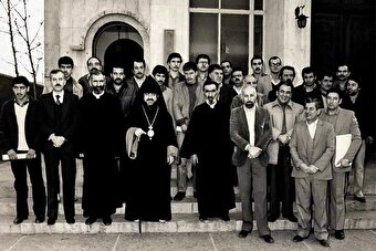 تصاویر/ اعزام رزمندگان ارامنه به جبهه‌ها از کلیسای تهران