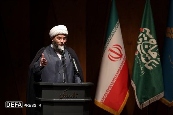 حجت‌الاسلام قمی: حاج قاسم فخر عصر ما و دست پرورده امامین انقلاب اسلامی است