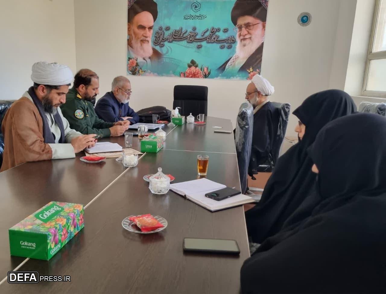 دیدار مدیرکل حفظ آثار استان یزد با مدیر حوزه علمیه خواهران+تصاویر