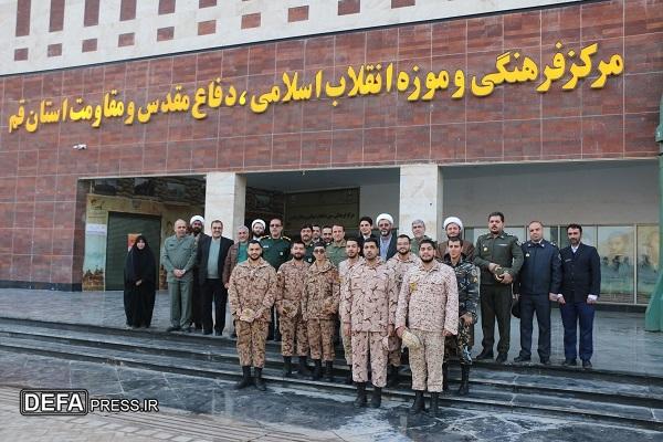 بازدید سردار کارگر از موزه دفاع مقدس قم