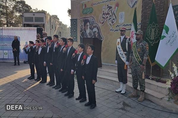 جایگاه سخنرانی امام خمینی (ره) در بهشت زهرا گلباران شد