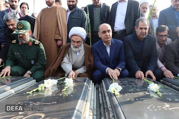 ادای احترام مسئولین به مقام شامخ شهدای انقلاب اسلامی
