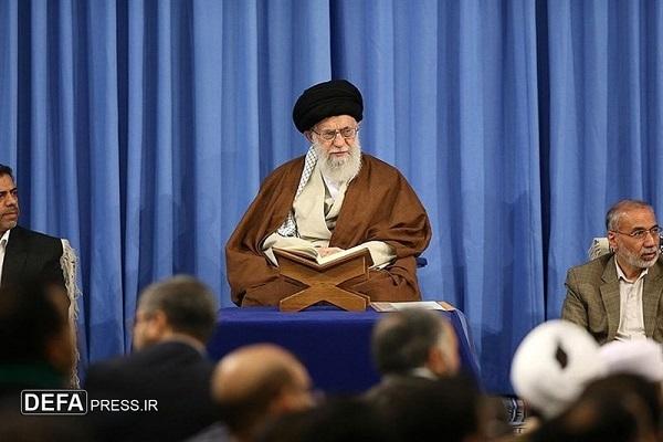 دیدار ۳۰ نفر از جامعه قرآنی استان سیستان و بلوچستان با مقام معظم رهبری