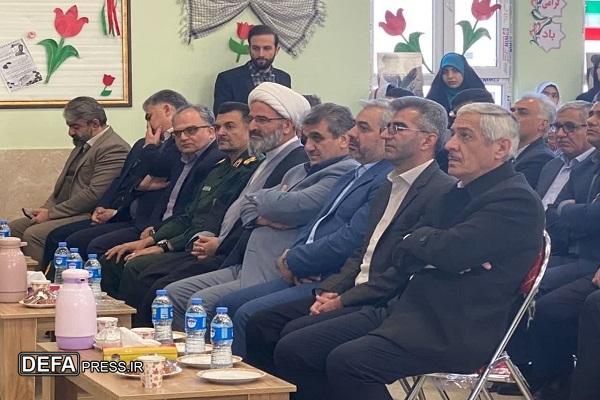 آیین نواختن زنگ انقلاب اسلامی در مدارس استان سمنان