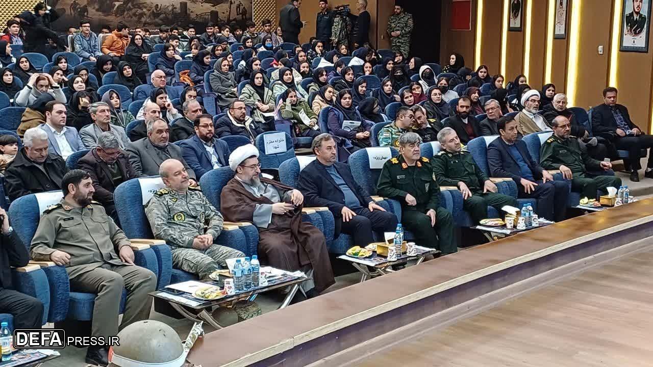 ضرورت ترویج فرهنگ دفاع مقدس با قلم و تکنولوژی؛ «مشت‌های پولادین» پیشتاز است