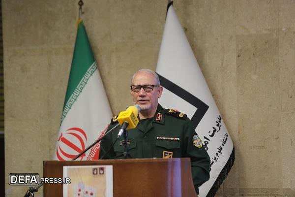 سرلشکر صفوی: انقلاب اسلامی باید در تغییرات آینده منطقه‌ و جهان اثرگذار باشد