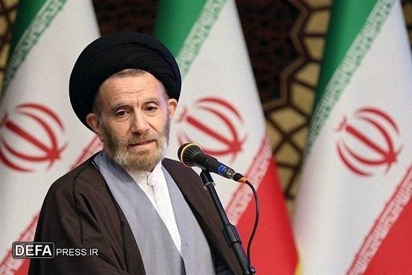 نماینده ولی فقیه در لرستان: امام (ره) سیاست نه شرقی، نه غربی را به‌عنوان اصول اساسی انقلاب اسلامی معرفی کردند