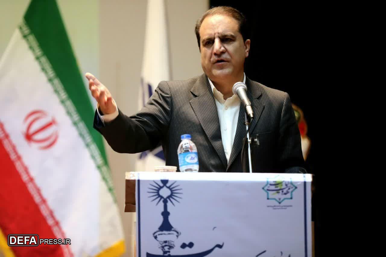 انقلاب اسلامی برگرفته از نهضت عاشورا است