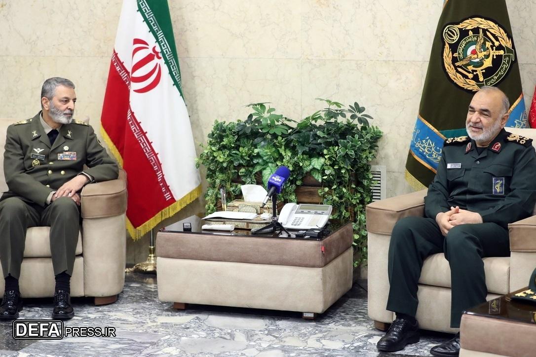 سرلشکر موسوی: ارتش و سپاه پیشمرگ یکدیگر و سپر گلوله‌های دشمن هستند