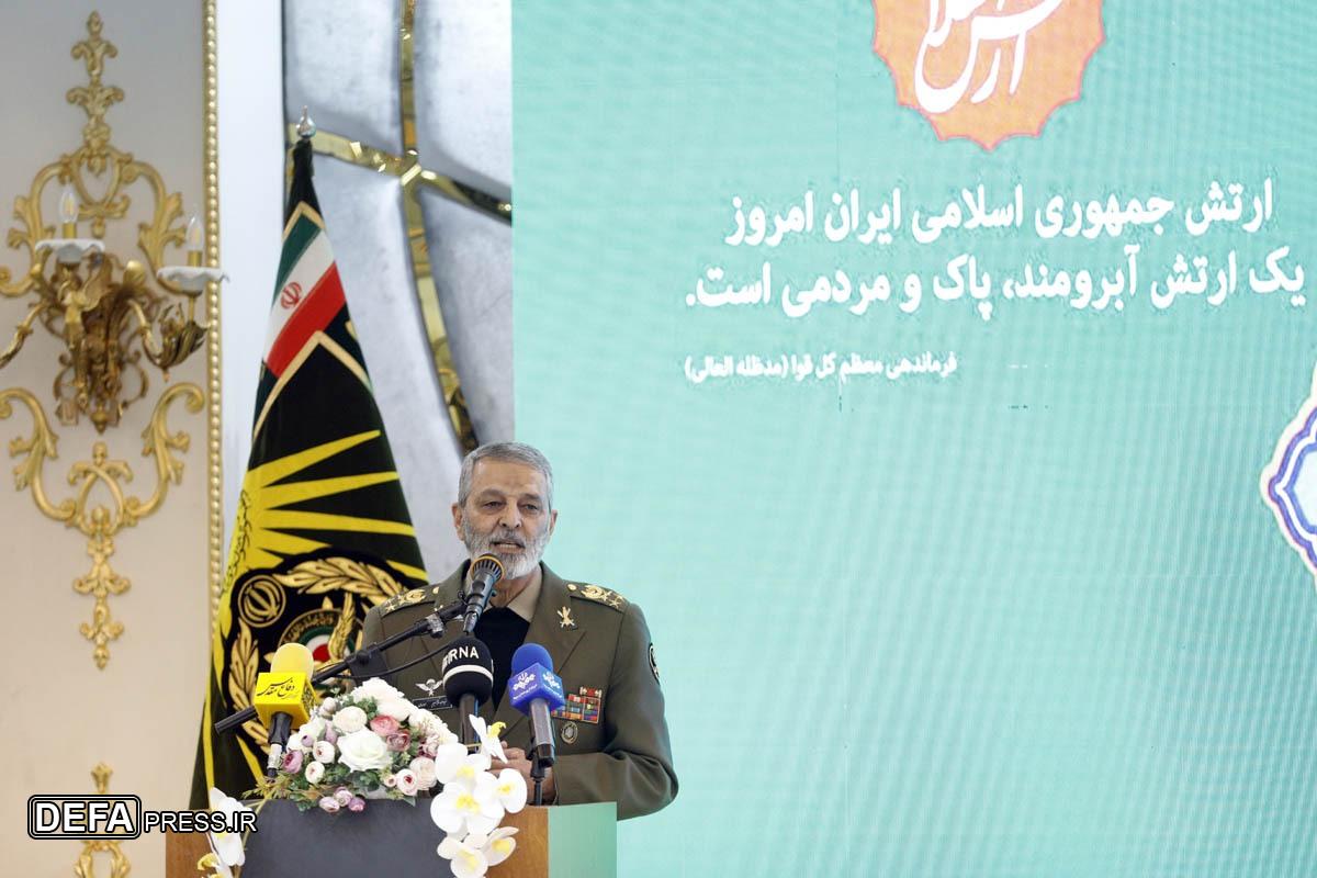 سرلشکر موسوی: اقتدار و سربلندی ارتش به برکت دفاع مقدس و مجاهدت‌های فرماندهان و پیشکسوتان است