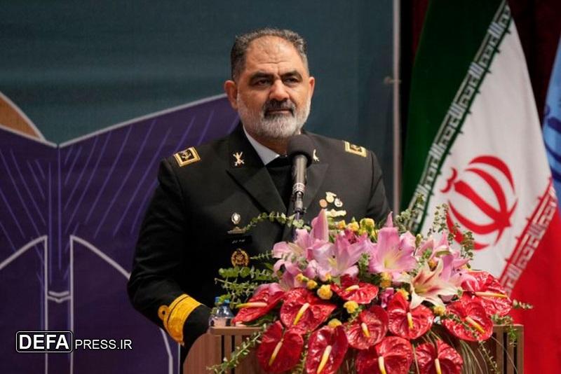 دریادار ایرانی: اقتدار خود را با توانمندی و شجاعت متخصصان جوان داخلی به دشمنان نشان دادیم