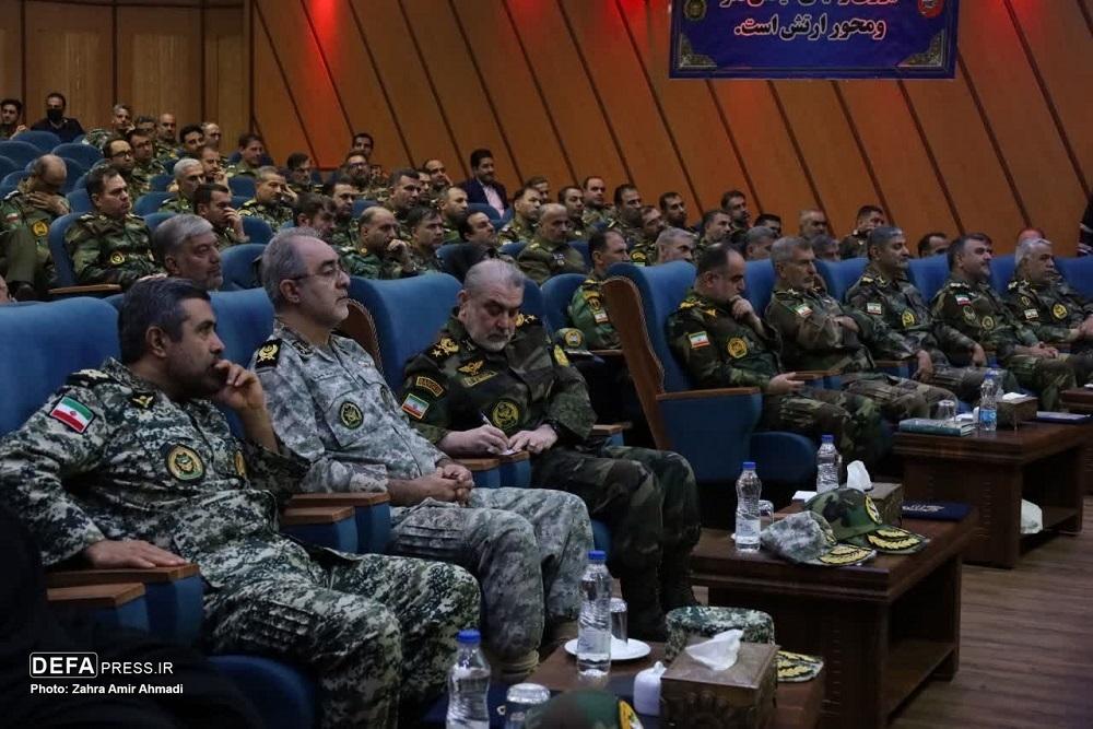 آئین تجلیل از خانواده معظم شهدا، جانبازان و ایثارگران نیروی زمینی ارتش آغاز شد