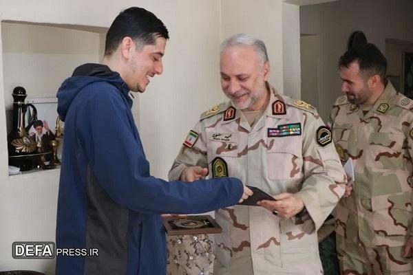 دیدار فرمانده مرزبانی خراسان رضوی با ۲ جانباز فراجا در مشهد+ تصاویر