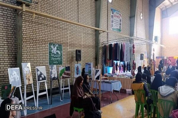 نمایشگاه هنرمندان نوجوان کانون مراوه تپه استان گلستان در مراسم دهه فجر