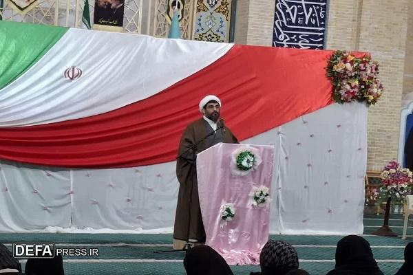 یکی از اهداف مهم انقلاب اسلامی، خودکفایی است