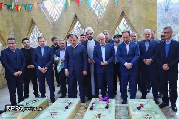 ادای احترام معاون رئیس جمهور به شهدای گمنام گلستان