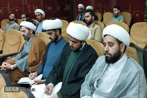 آغاز دوره آموزشی راویان دفاع مقدس در یزد با حضور ۶۰ نفر+تصاویر