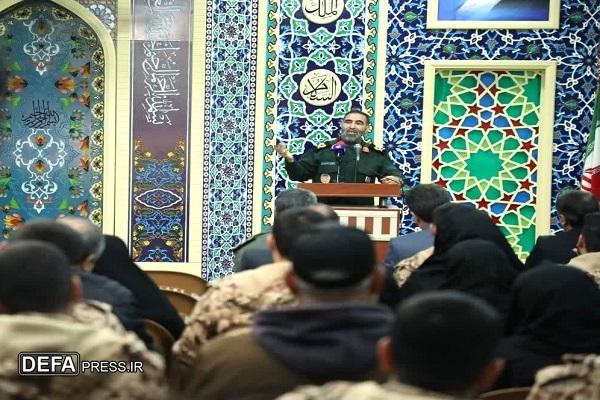 سربازان نقش مهم و حساسی در جامعه دارند