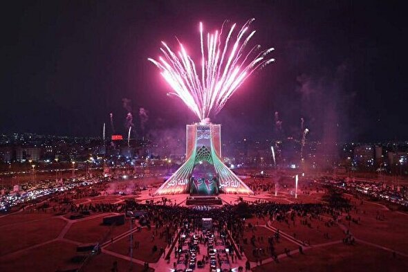 نمایی زیبا از جشن ۴۶ سالگی انقلاب اسلامی در شب ۲۲ بهمن- تهران