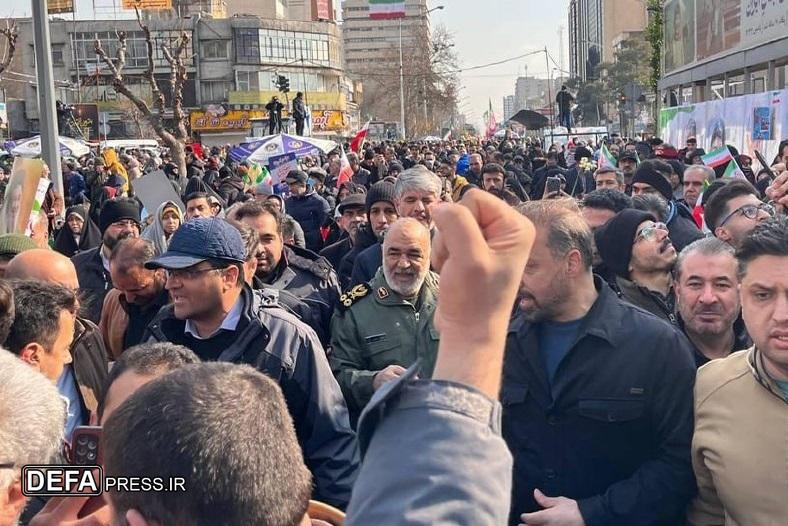 حضور فرمانده کل سپاه در راهپیمایی ۲۲ بهمن