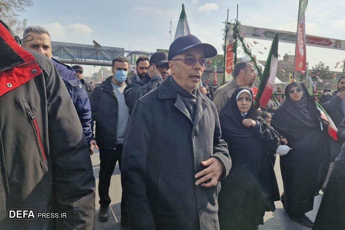 حضور سرلشکر باقری در راهپیمایی ۲۲ بهمن
