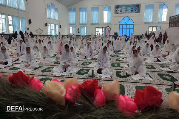 جشن تکلیف، عبادت و بندگی ۱۸۰ دانش آموز دختر در لنده
