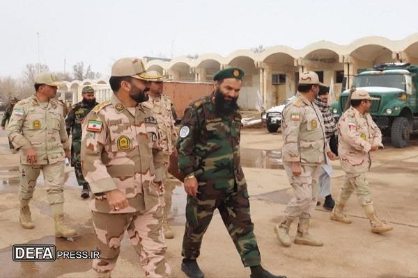 گفت‌وگوی مرزی فرمانده هنگ مرزی تایباد با کمیسار درجه ۱ افغانستان+ تصاویر 