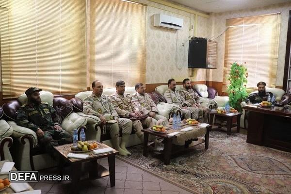 گفت‌وگوی مرزی فرمانده هنگ مرزی تایباد با کمیسار درجه ۱ افغانستان+ تصاویر 