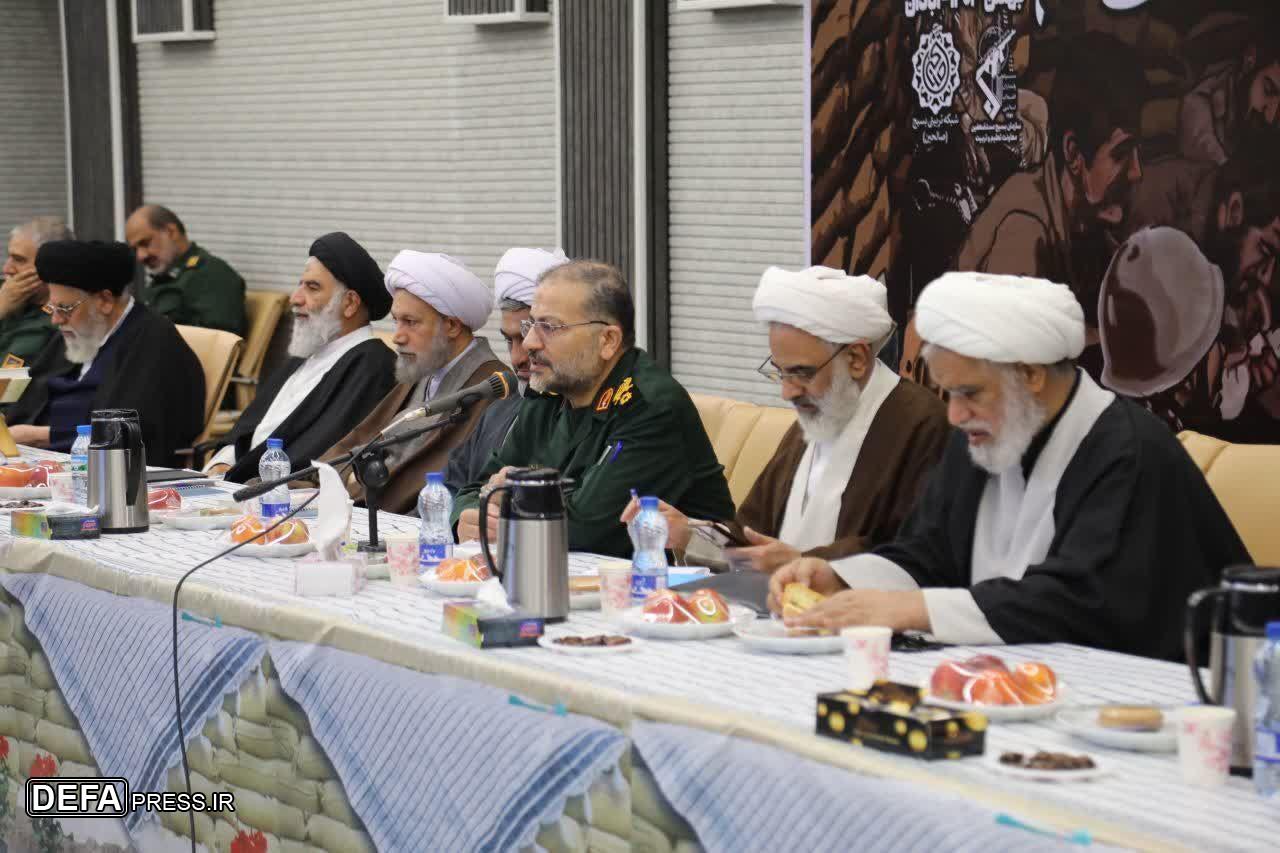 اجلاسیه مجمع اساتید و فرماندهان شبکه تربیتی صالحین بسیج در آبادان برگزار شد