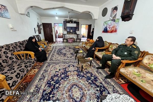 جامعه قدردان مجاهدت و صبر و استقامت مادران شهدا باشد