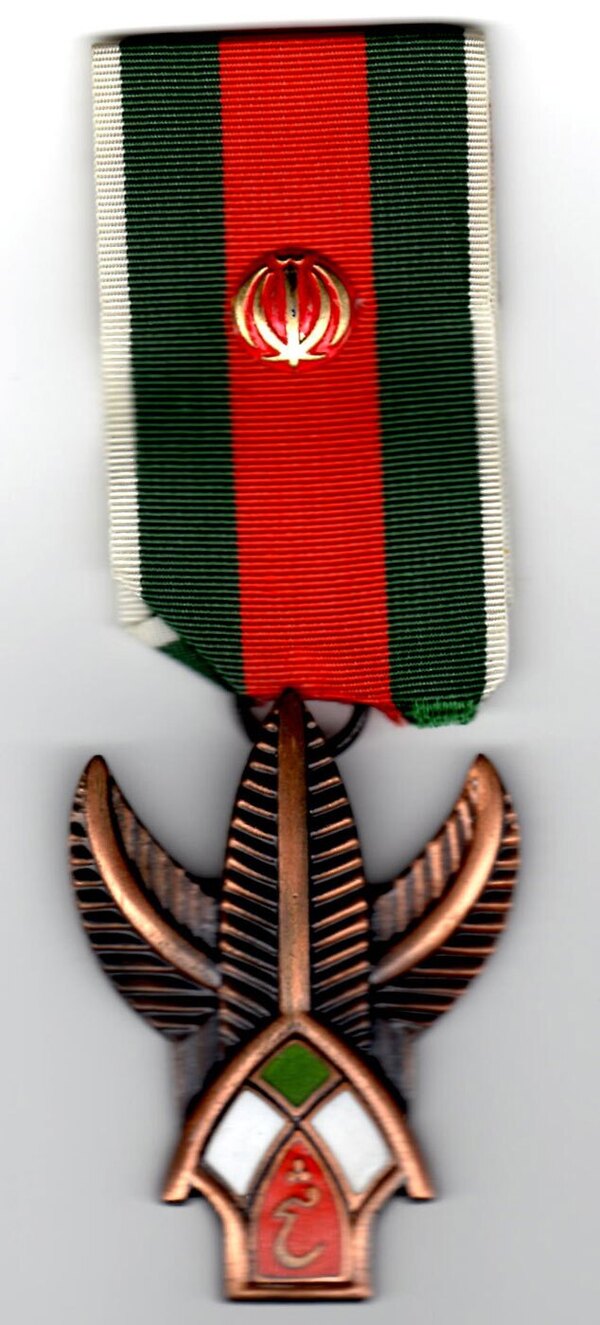 اعطای نشان «فتح ۳» به سردار شهید «احمد سیاف‌زاده»+ عکس